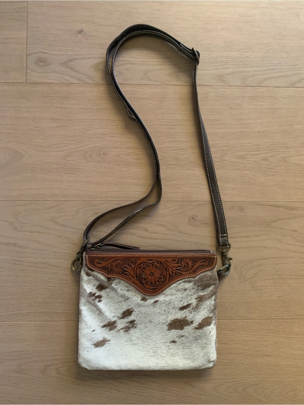 Vintage Cowhide Tooled Leather Western Crossbody Purse Floral Sunflower Yoke